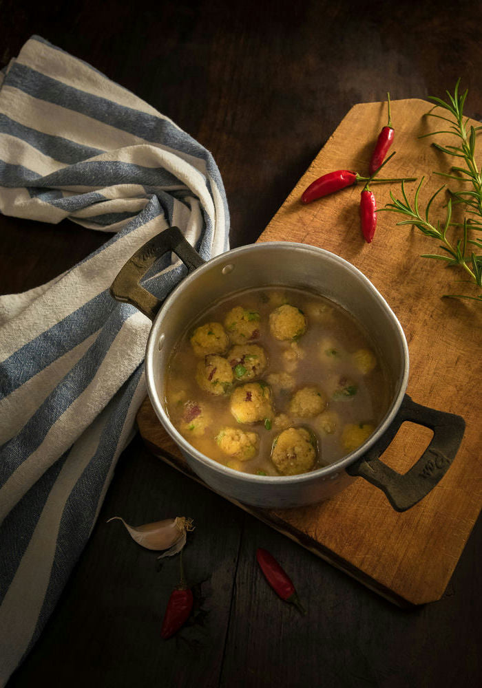 polpette di carne e salsiccia in brodo - photobranding.it - scopri di più