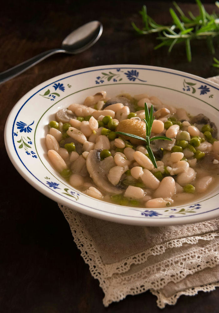 zuppa di cannellini, funfhi, piselli e castagne - photobranding.it - scopri di più